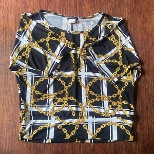 Top Fashion of NY, size medium, black and white chain linked design.